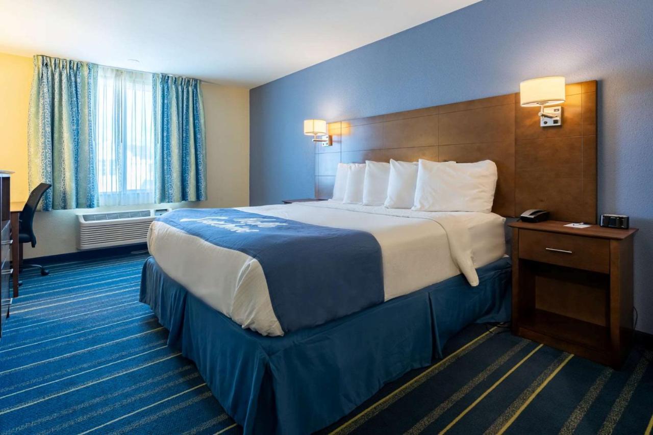 Days Inn By Wyndham Hartford/Closest Downtown Екстер'єр фото