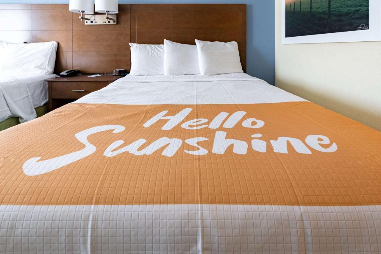 Days Inn By Wyndham Hartford/Closest Downtown Екстер'єр фото