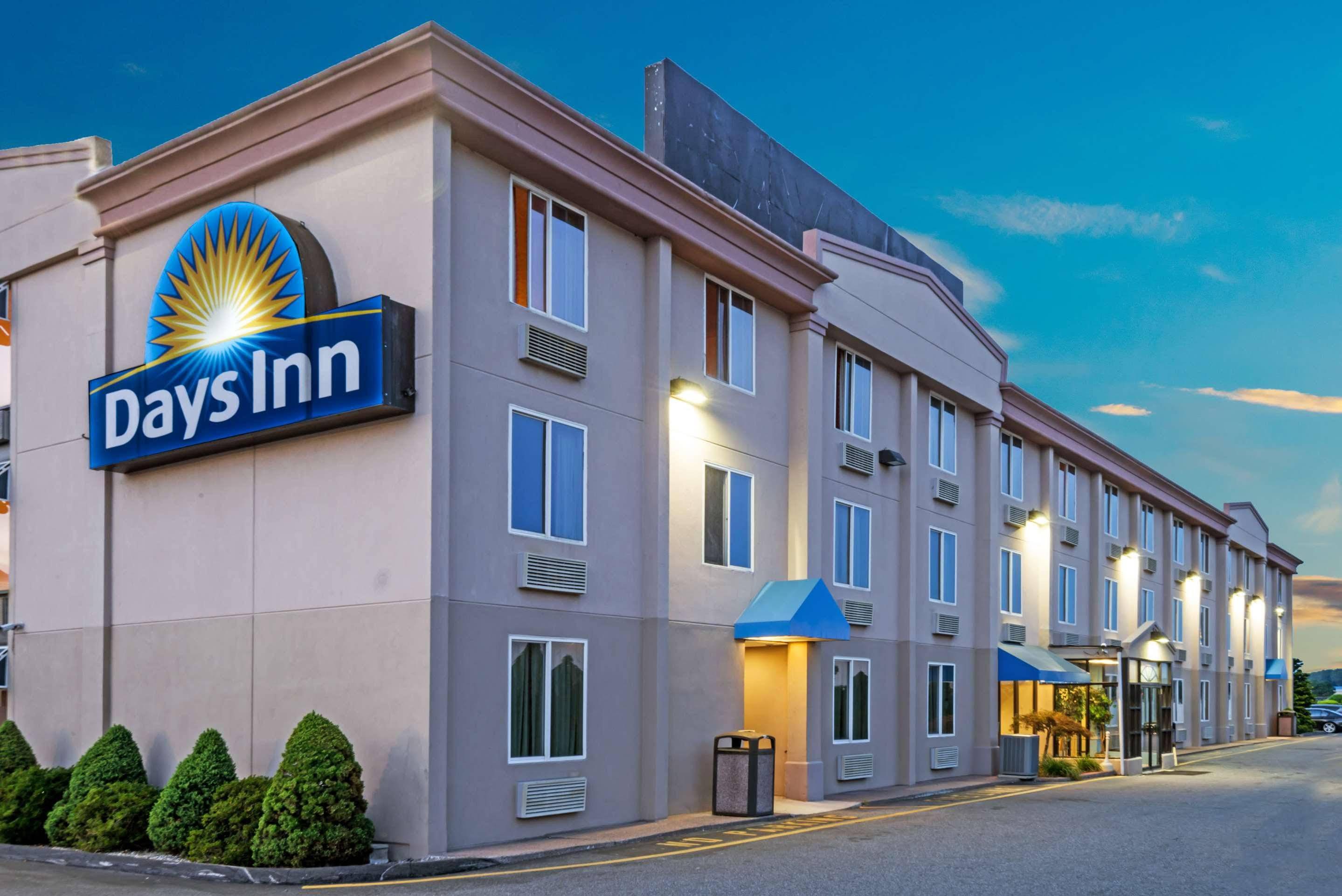 Days Inn By Wyndham Hartford/Closest Downtown Екстер'єр фото