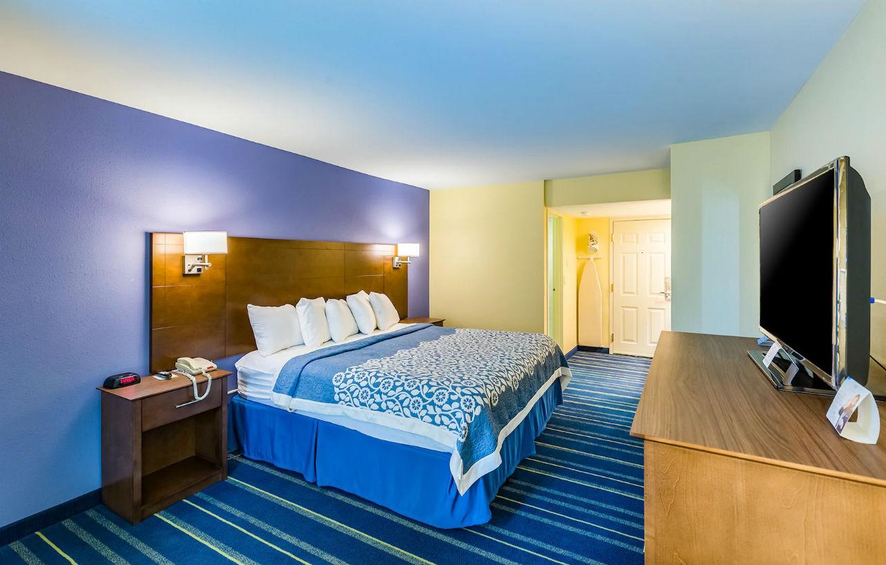 Days Inn By Wyndham Hartford/Closest Downtown Екстер'єр фото